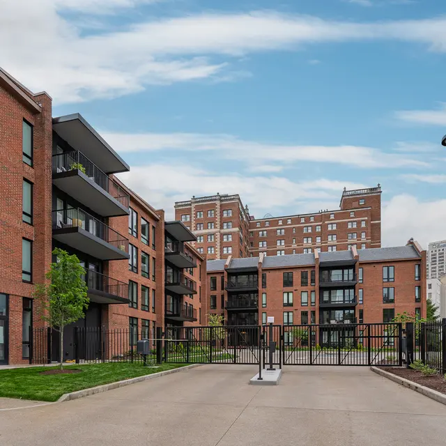 550 At Lytle Park - City, Urban, Building