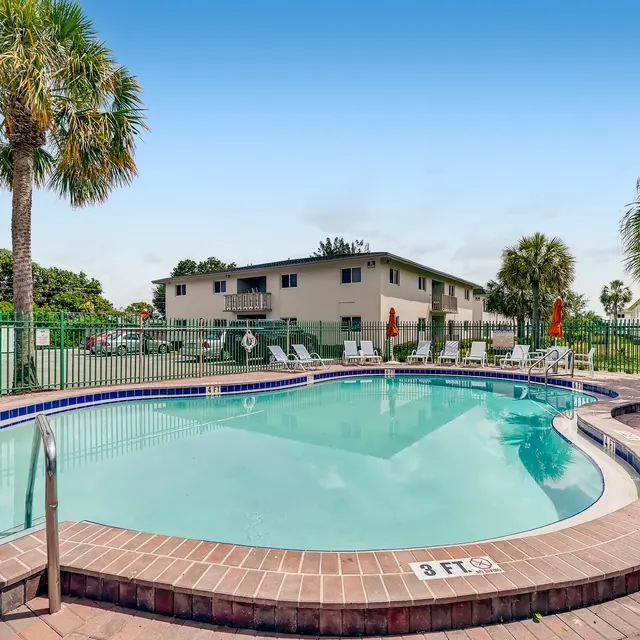 Spectra at Plantation - Pool