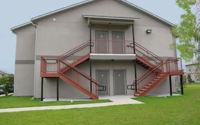 New Chateau - Building, Neighborhood