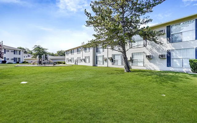 Apartment, Outdoor, Lawn