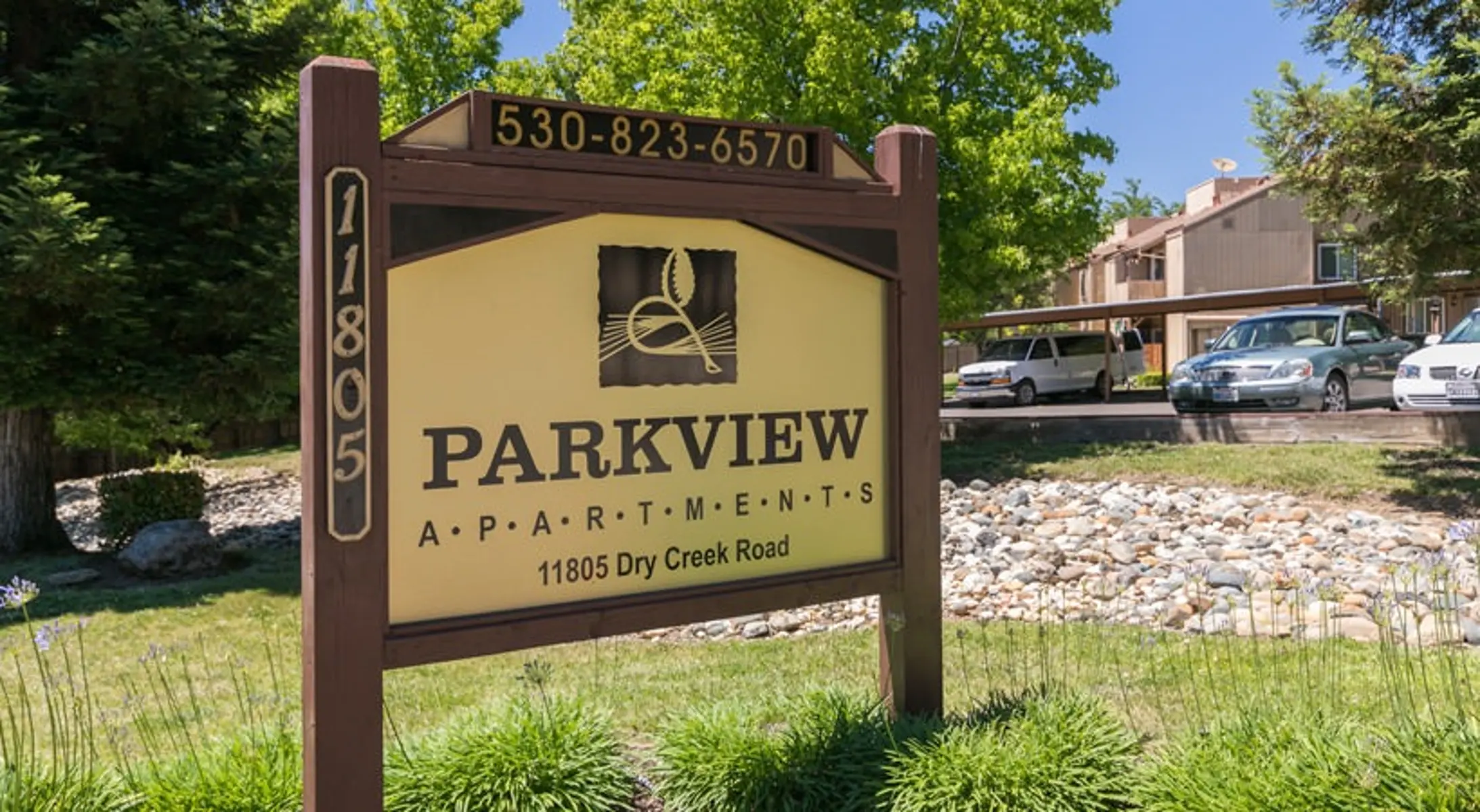 Parkview Apartments - Car