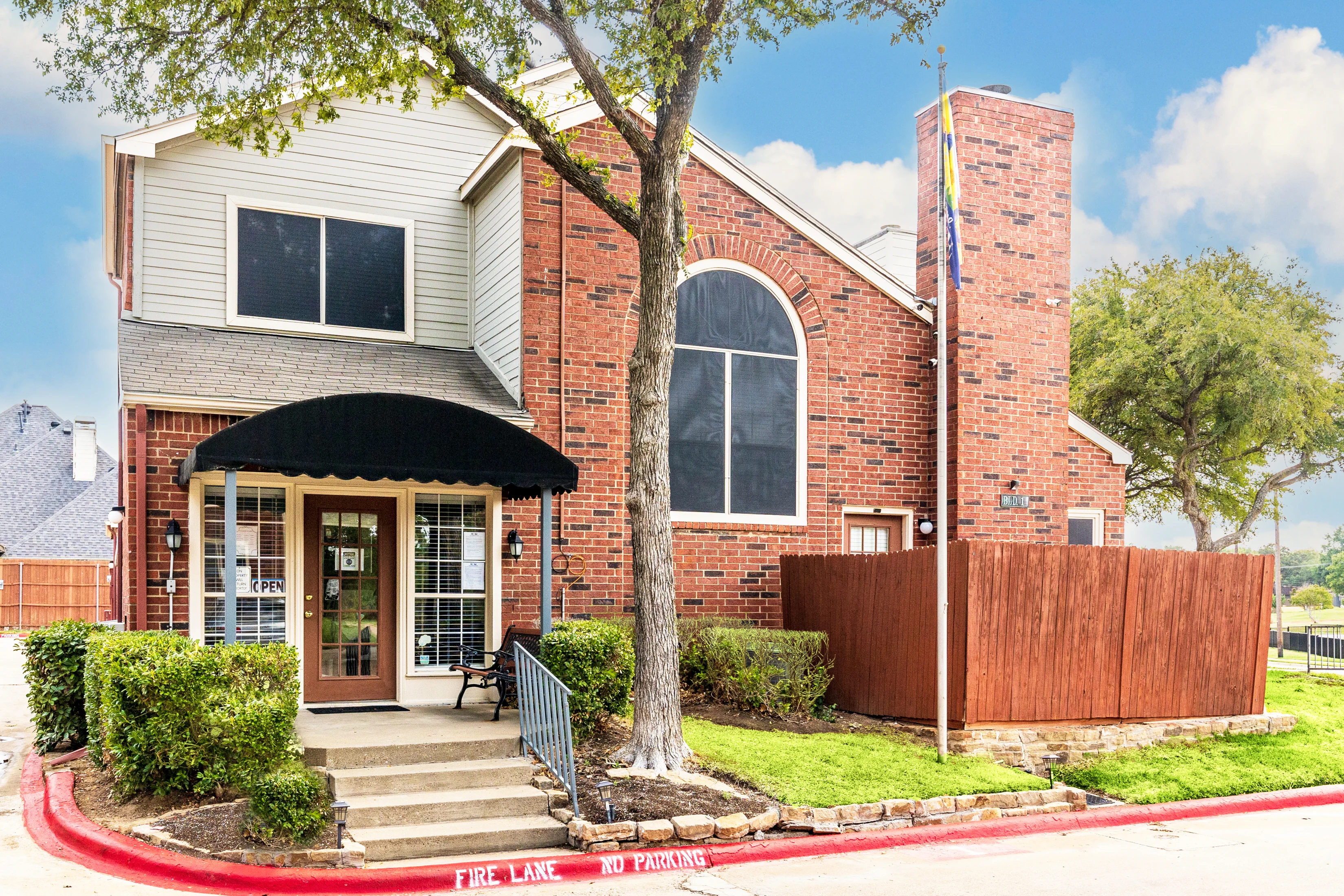Willow Ridge - Housing, Bench, Lamp