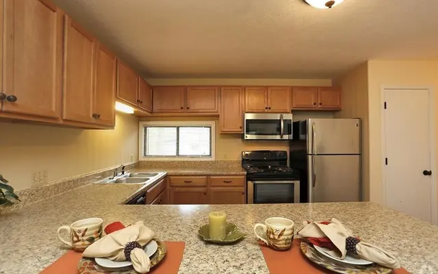 Lake Claire Apartments - Room