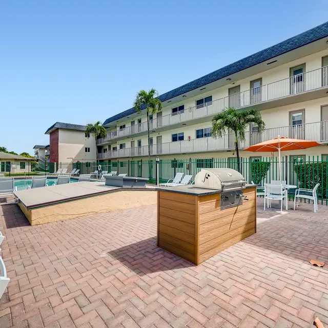 Spectra Palms​ - Pool, Grill Area