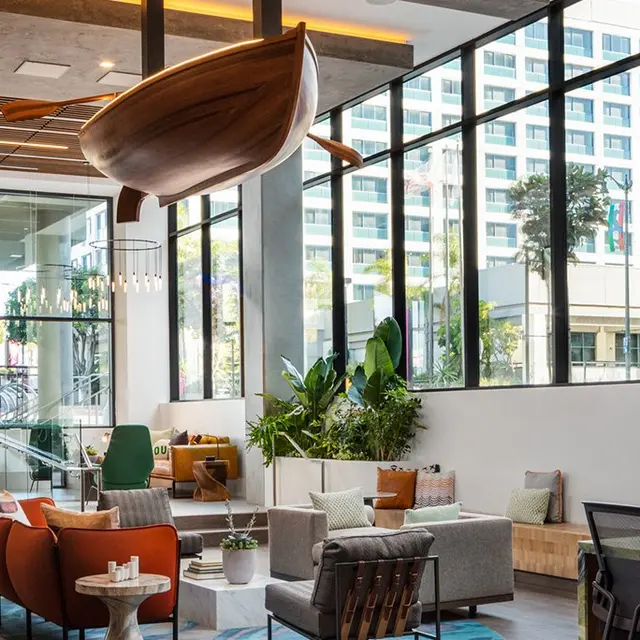 550 Harborfront - Room, Chair, Lobby