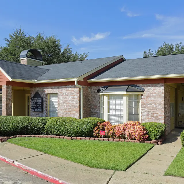Park at Summerhill - Grass, Lawn, Hedge