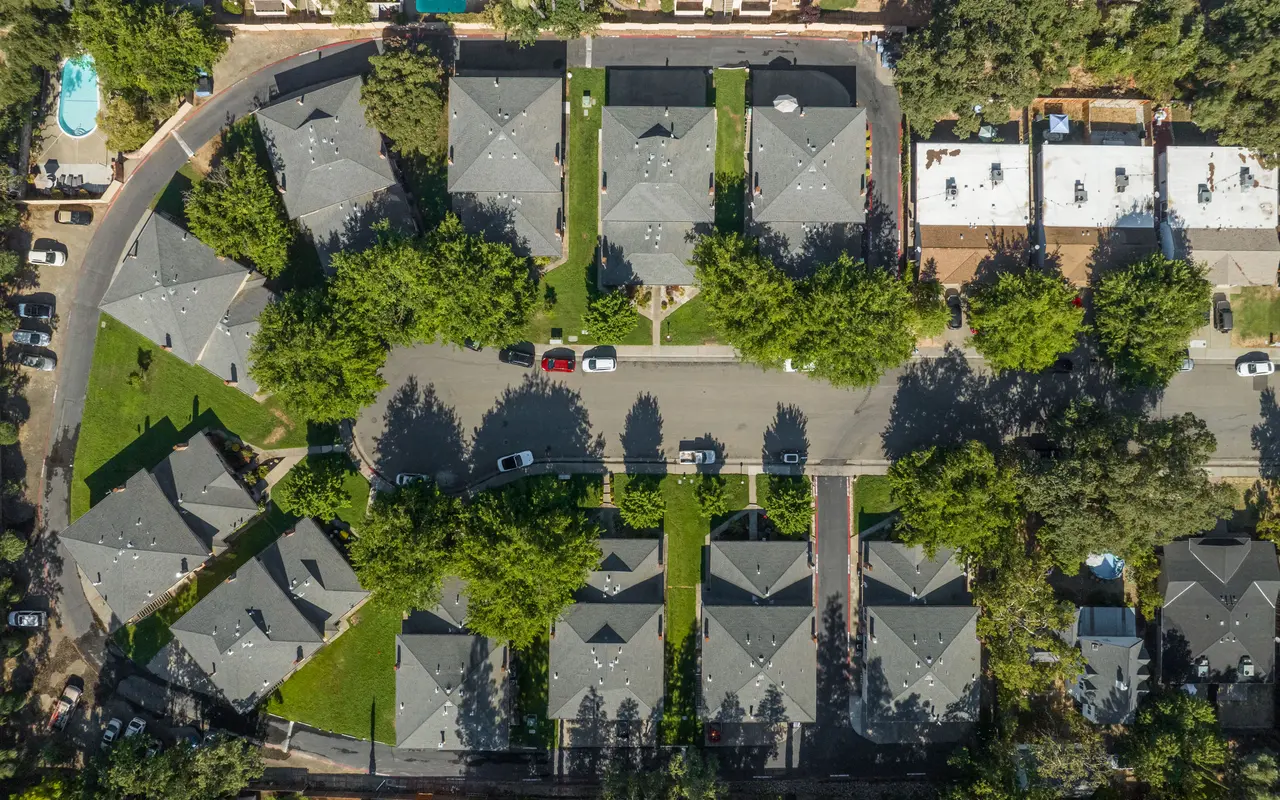 Queenston Plaza - Architecture, Building, Outdoors