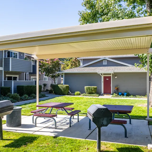 Peachwood Apartments - House, Housing, Porch