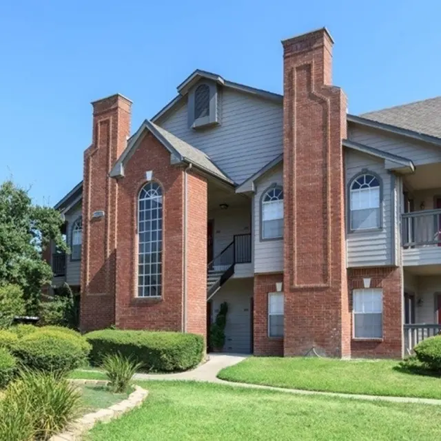 Holly Apartments - Exterior