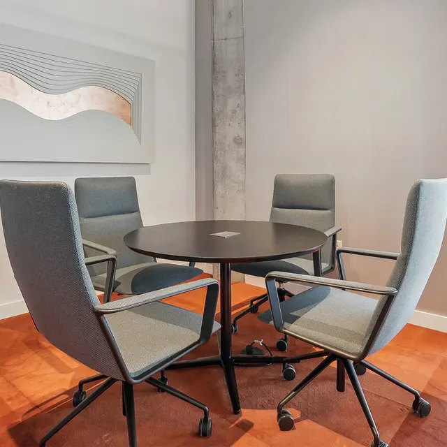 Huddle Room - The Deveraux Huddle Room - The Deveraux