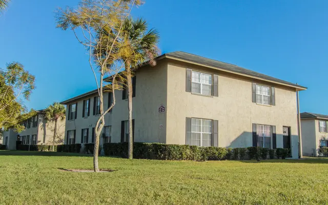 Greenwich Park Apartments - Building