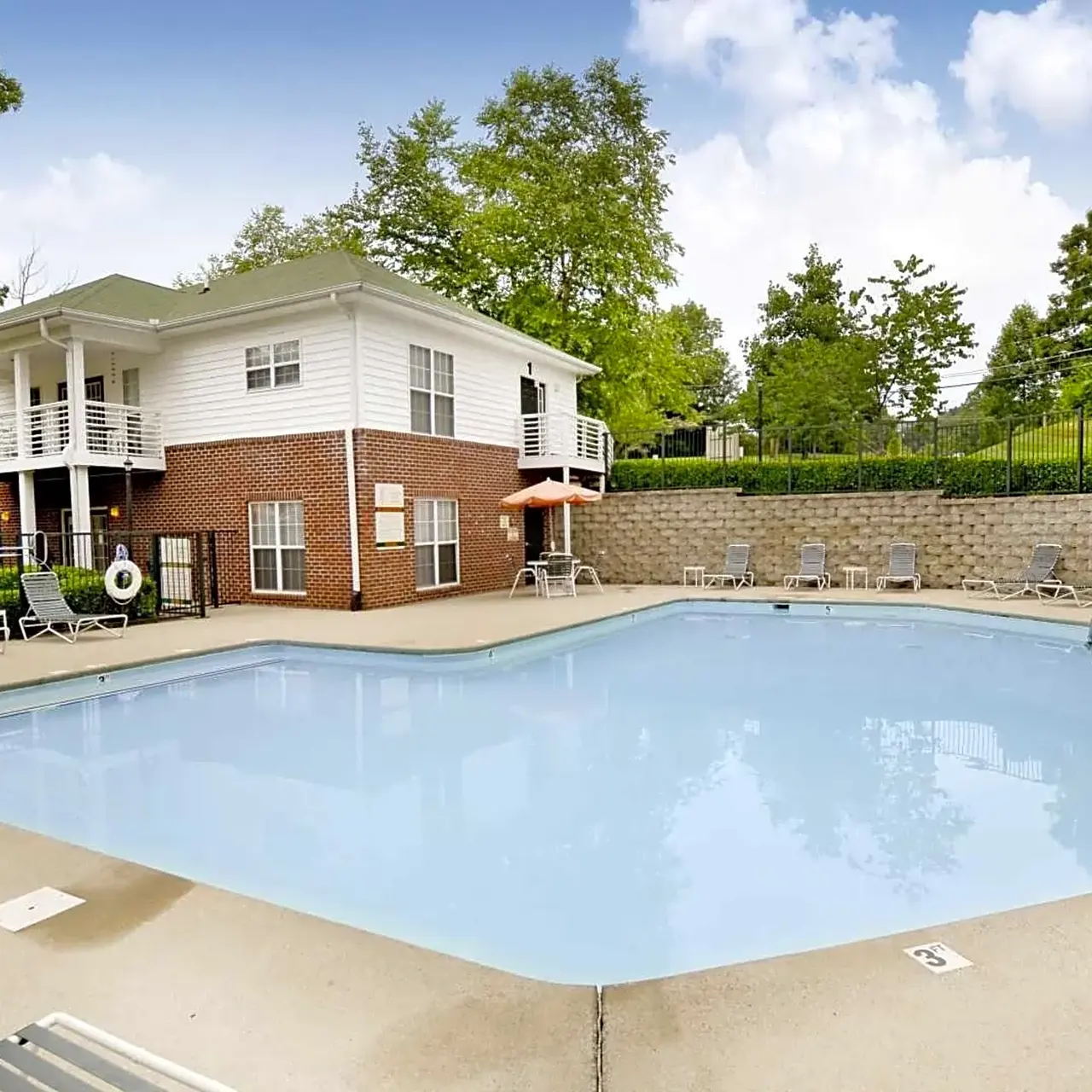 East Forest Park - Pool, Water, Swimming Pool