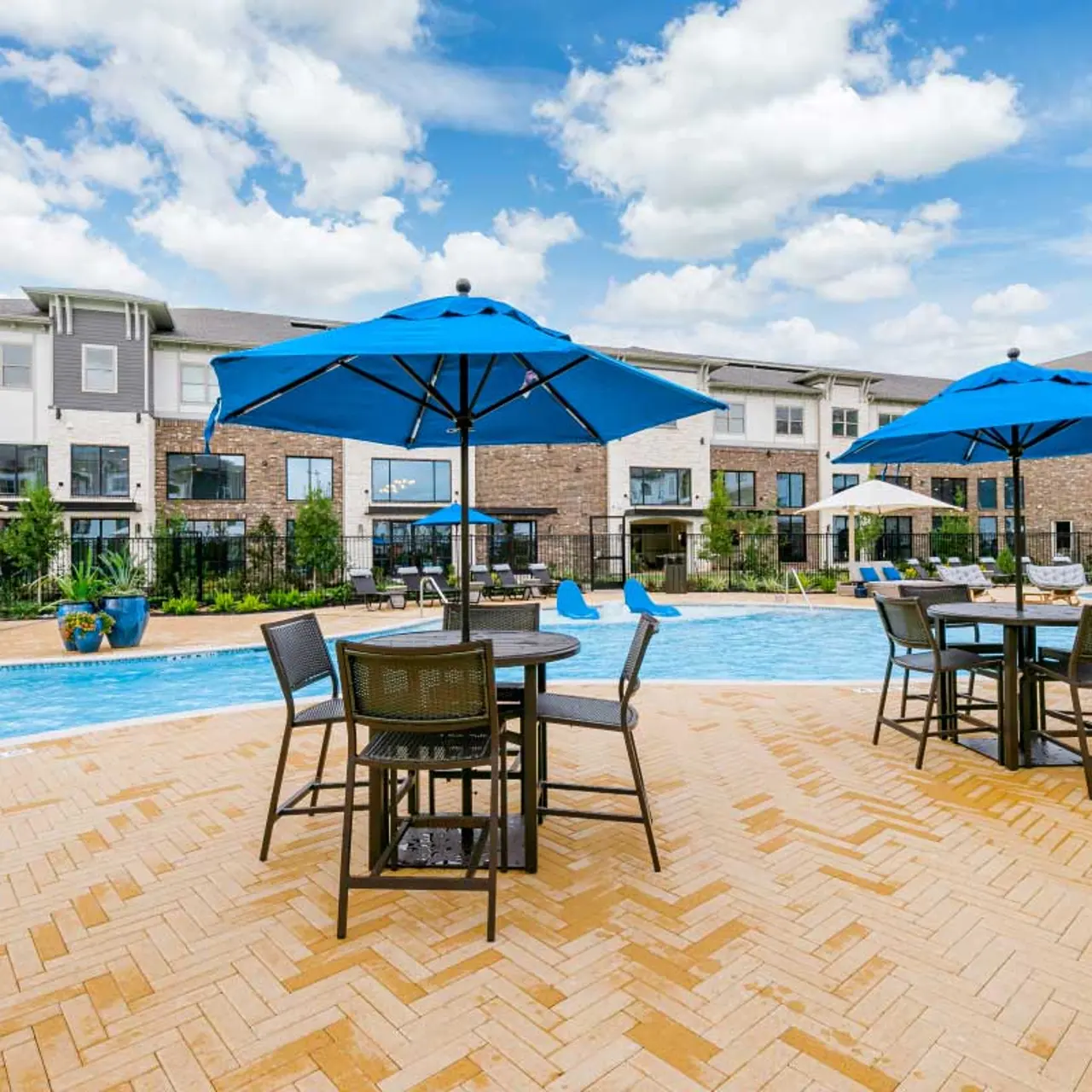 Alleia Long Meadow - Chair, Hotel