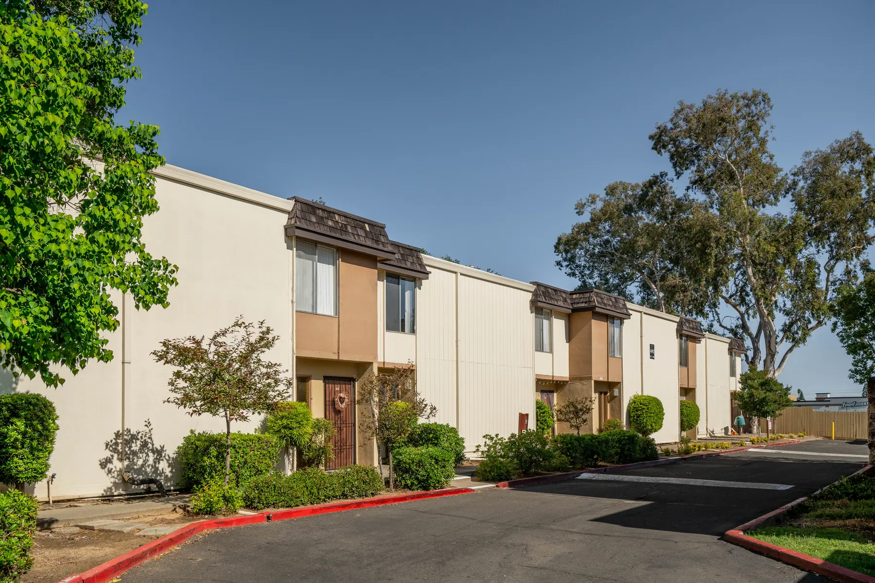 Crestview North - Housing, House, Row House