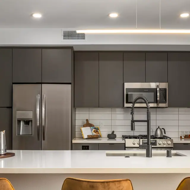 550 Harborfront - Kitchen