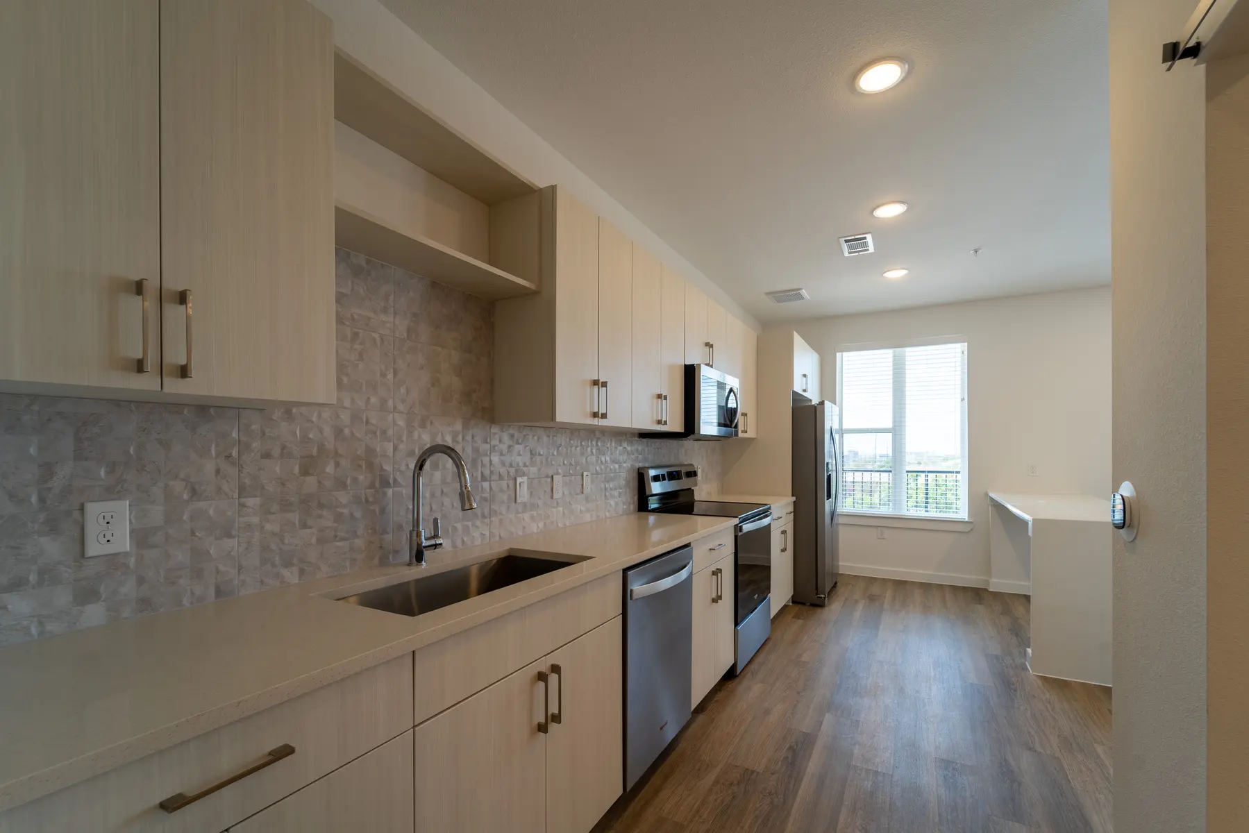 Ellis Highline - Flooring, Floor, Indoors
