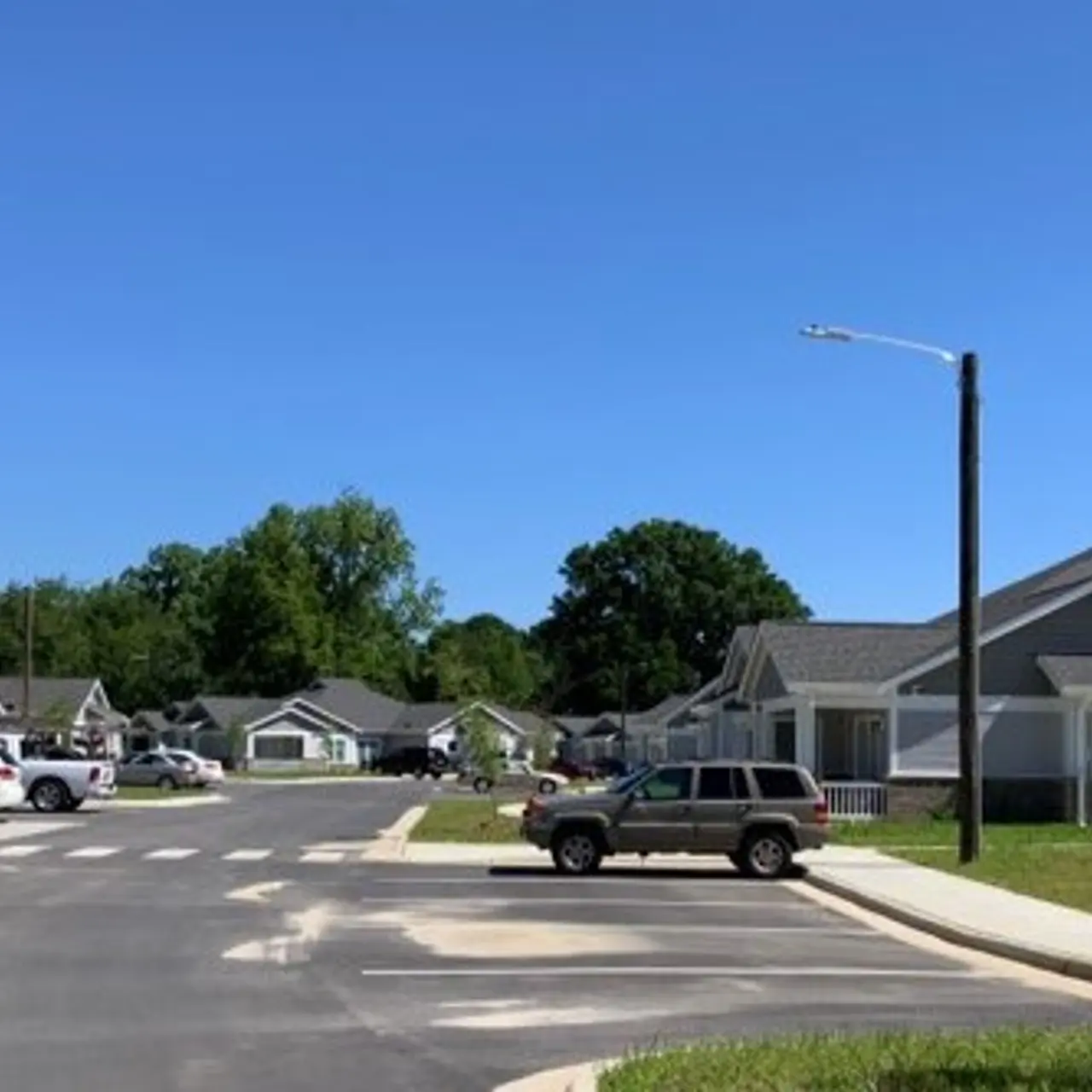 Arbors Park - Suburb, Car, Pickup Truck