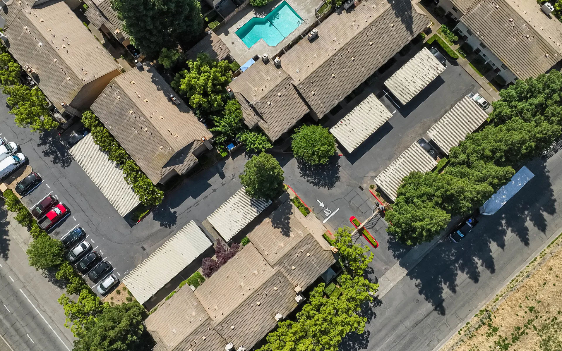 Crestview Townhomes - Building, Outdoors, Housing