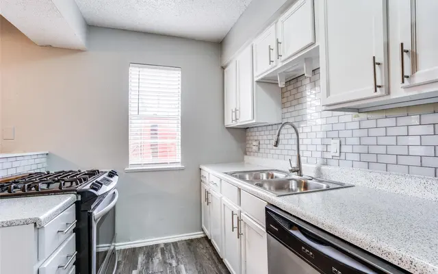 El Paso on the Park - Room, Indoors, Kitchen