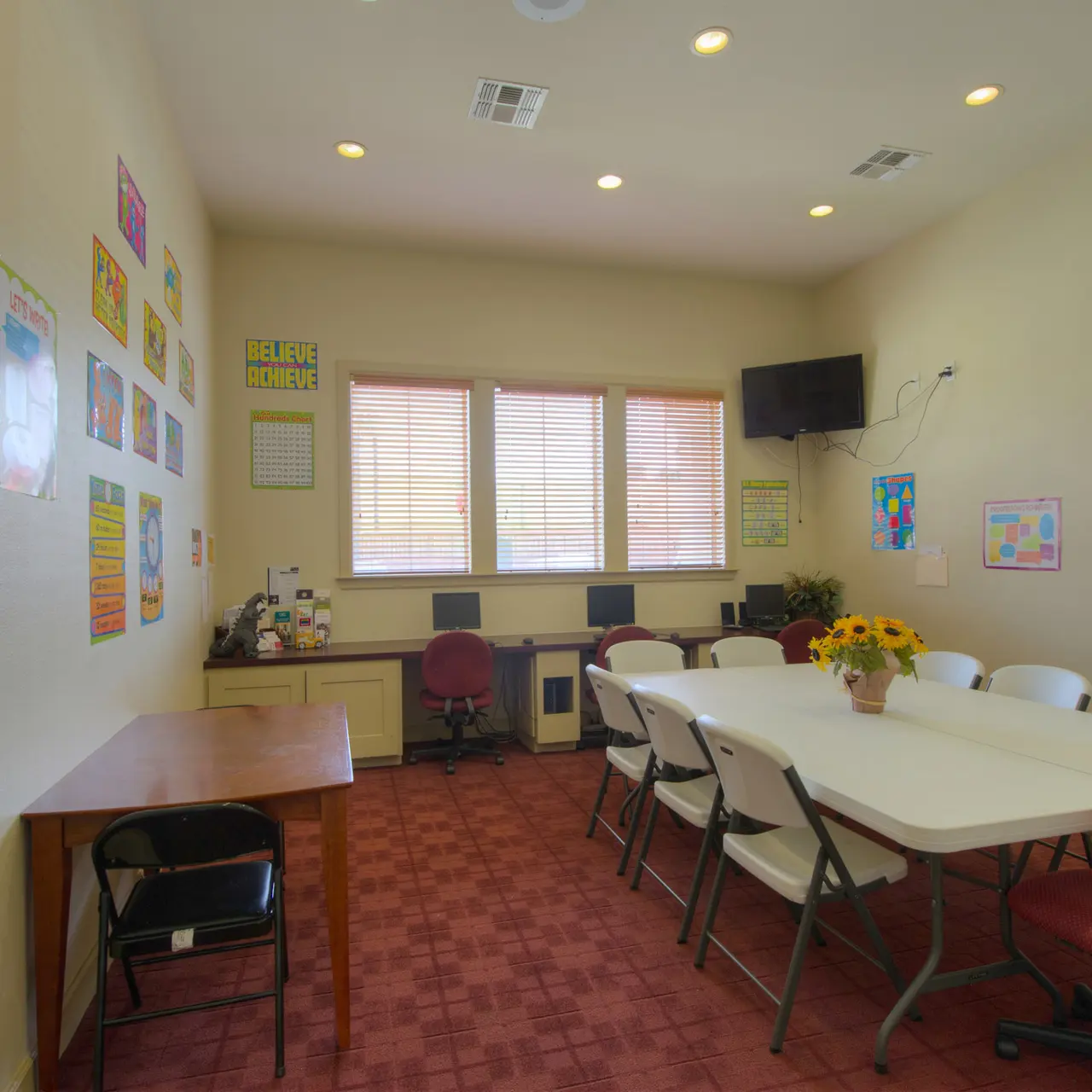 Park at Pineywoods - Room