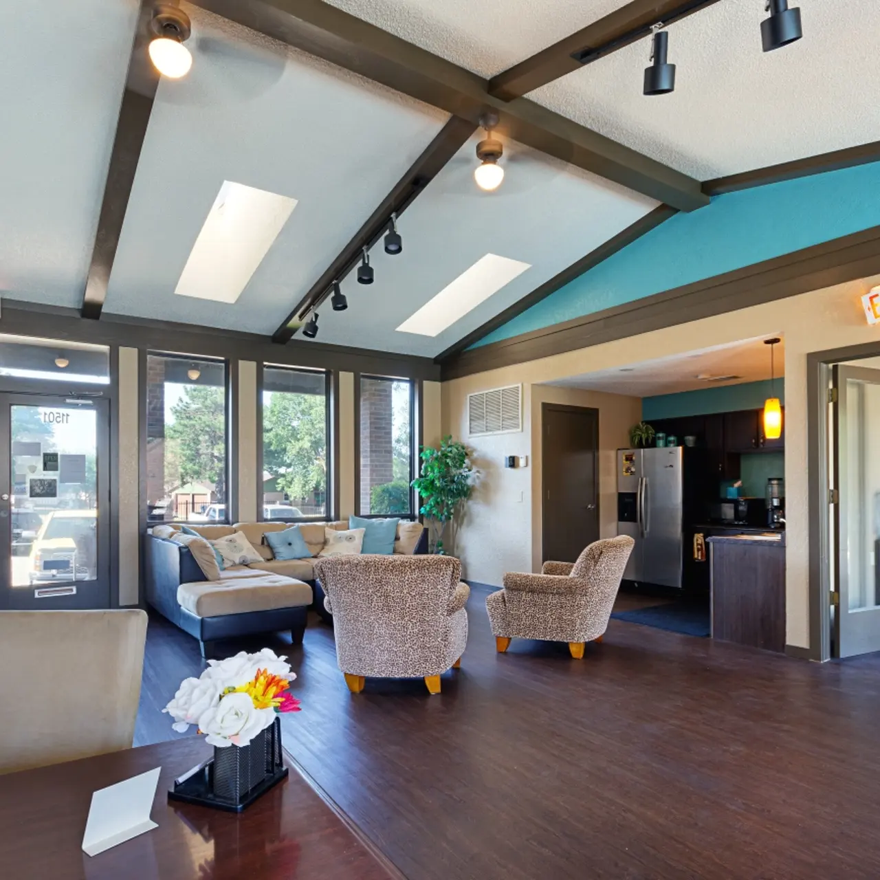 Woodrun Village Woodrun Village - Wood, Chair, Couch