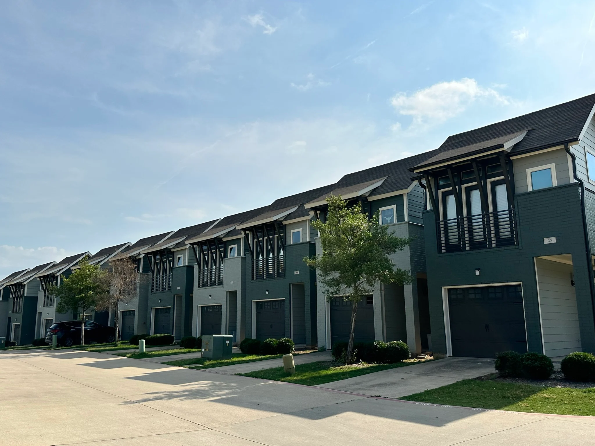 Autumn Breeze Apartments - Housing, Car, Suburb