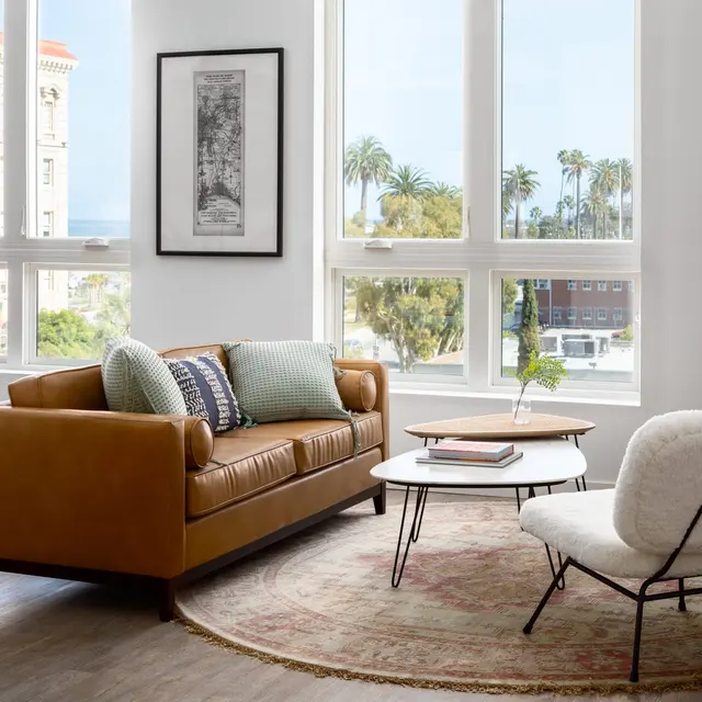 550 Harborfront - Living Room