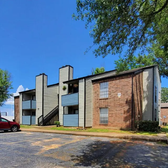 Westridge Apartments - Suburb, Car, City