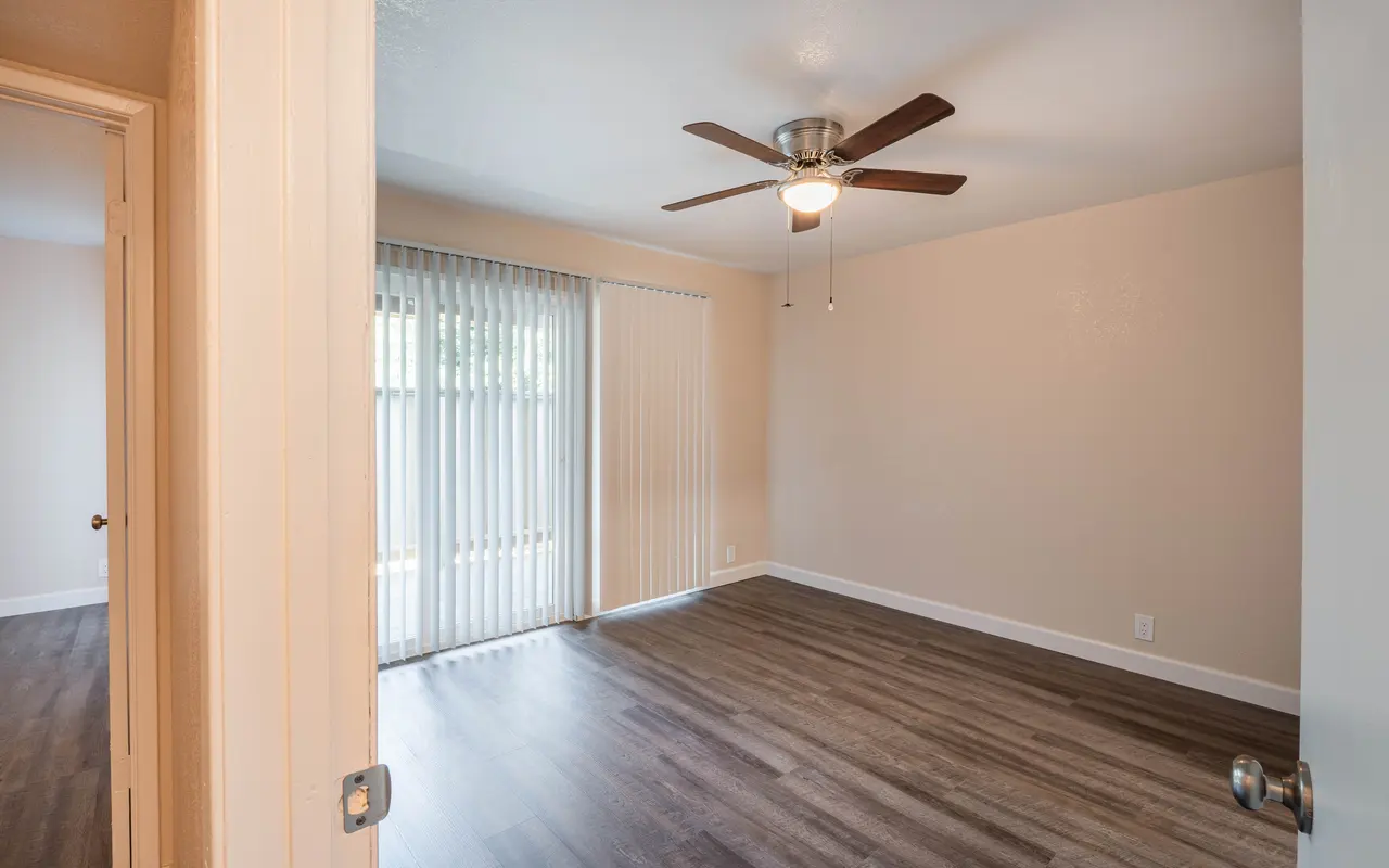 Marconi Oaks - Indoors, Interior Design, Corner