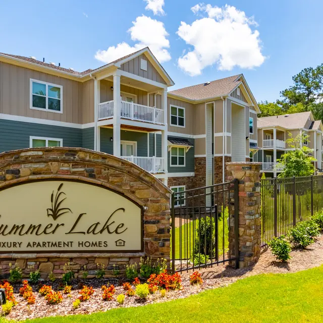 Summer Lake Summer Lake - Housing, Building, Grass