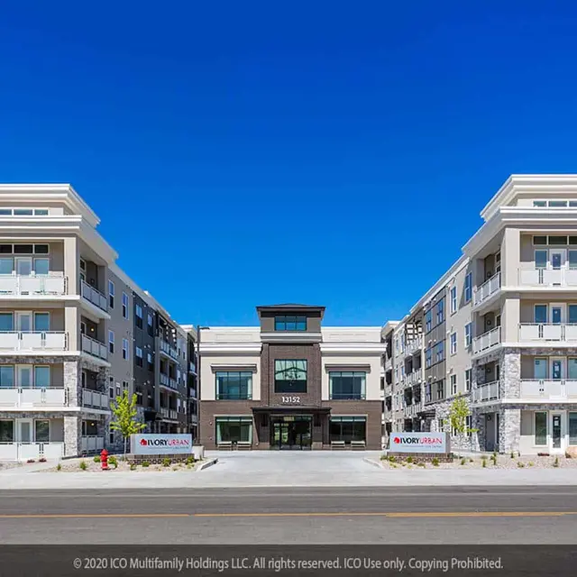 ICO Vista Station ICO Vista Station - City, Urban, Building