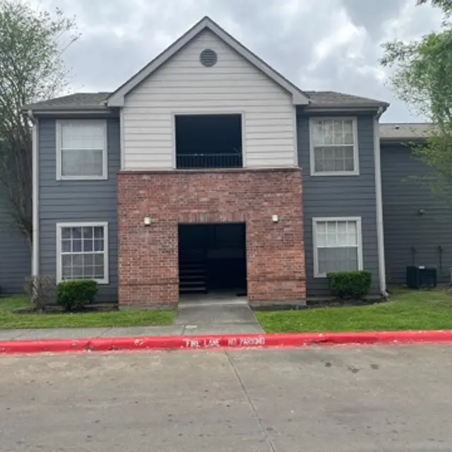 Deerwood Pines - City, Housing
