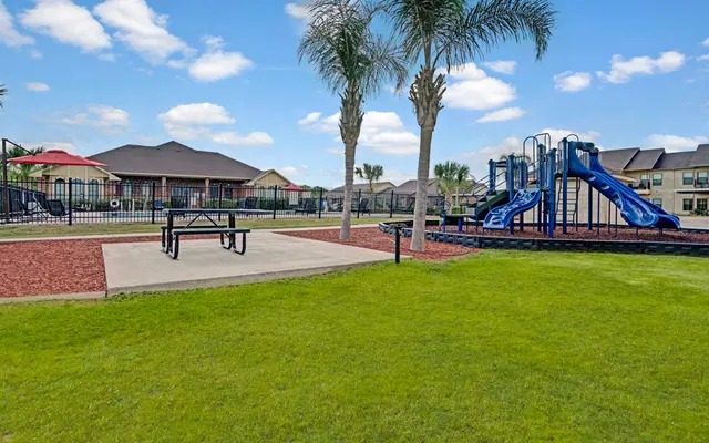 Champion Homes at Canyon Creek - Lawn, Park, Bench