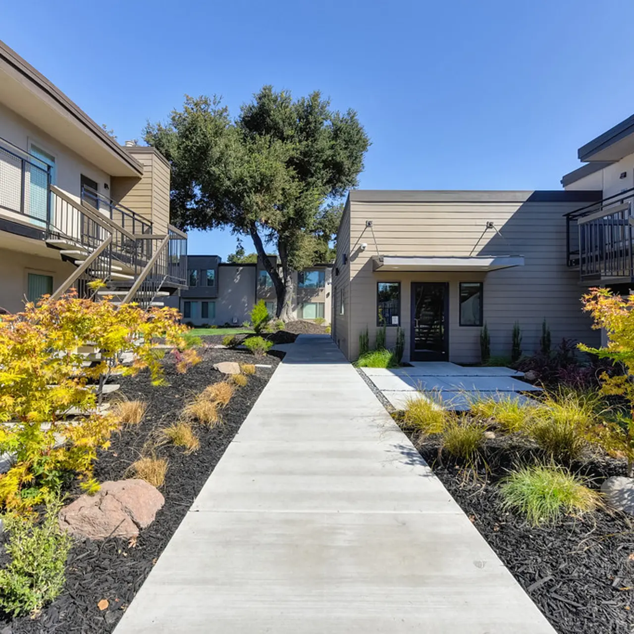 Lincoln Woods Apartments