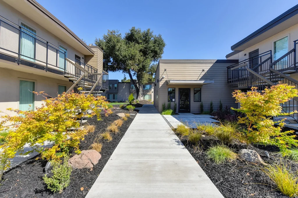 Lincoln Woods Apartments