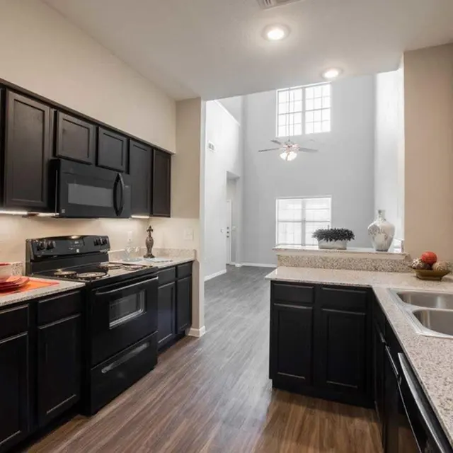 Rolling Hills Townhomes - Room