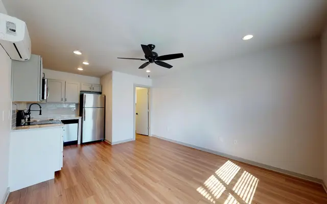 Ross & Matilda - Wood, Floor, Airplane