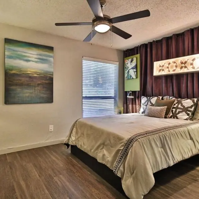 Verde Apartments - Corner, Interior Design, Lamp