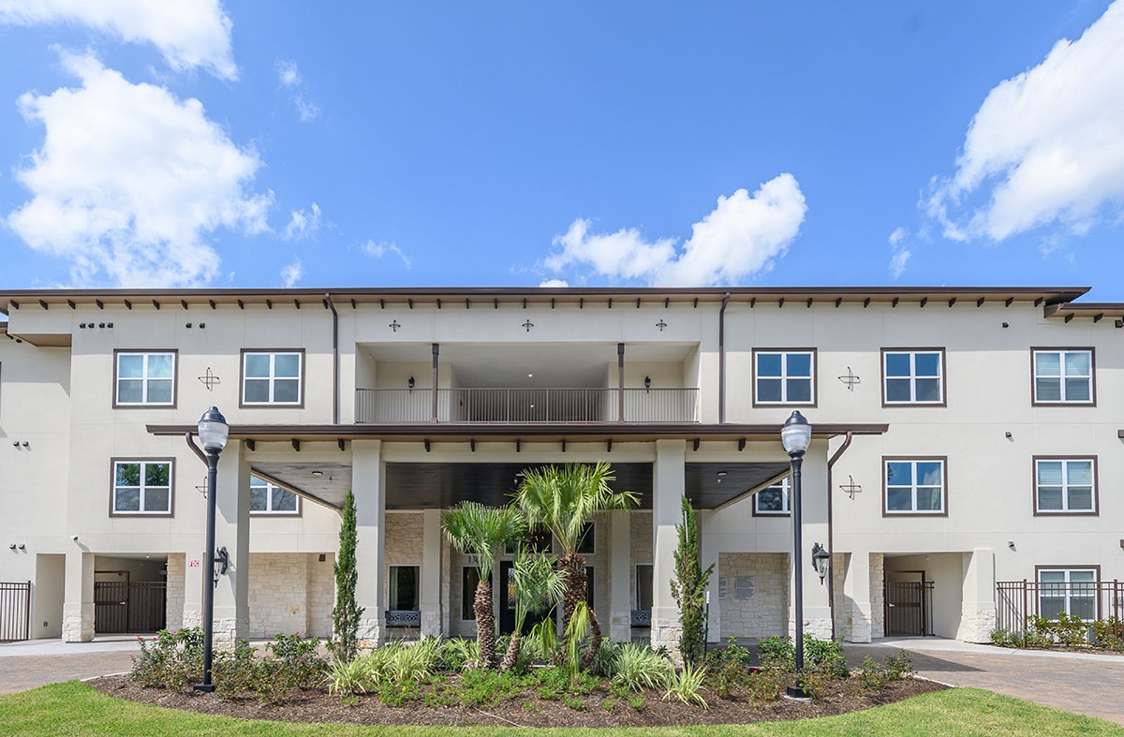 2 Bedroom Rental – 13655 Ella Blvd, Houston, TX, 77014