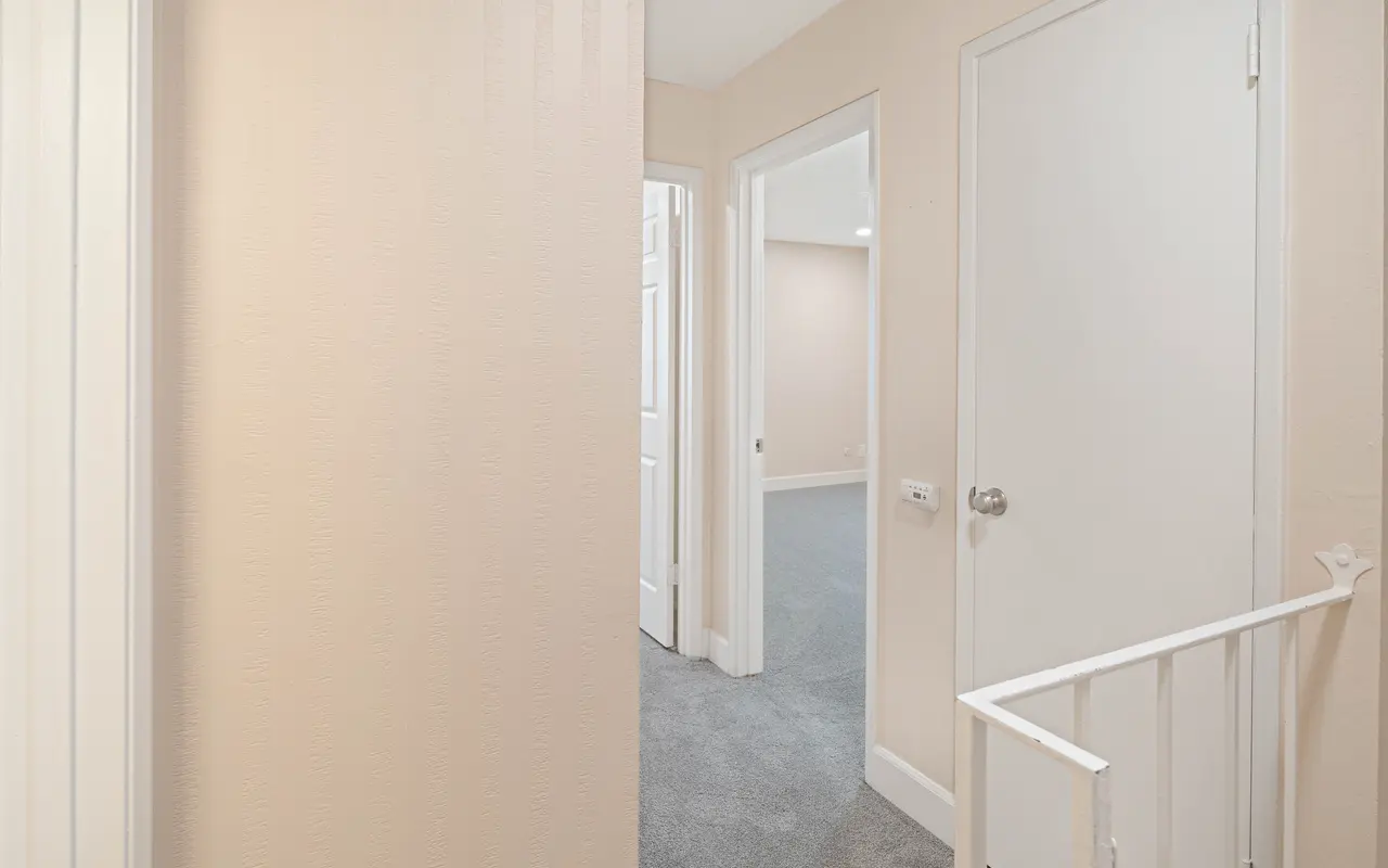 Queenston Plaza - Indoors, Interior Design, Door