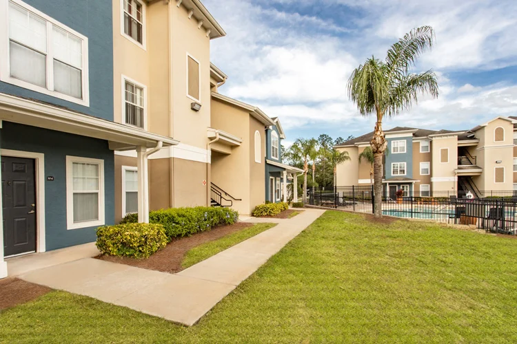 Pinnacle Pines Pinnacle Pines Building Entrance