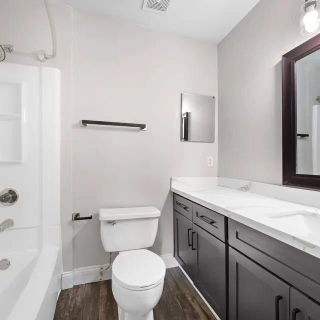 6Ten at Med Center - Indoors