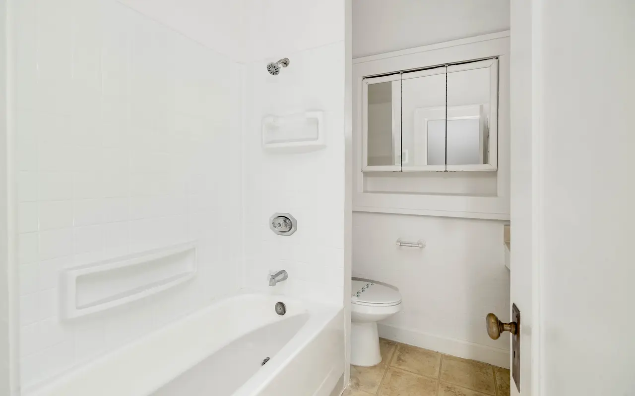 Casa del Rey and Courtyard - Bathing, Bathtub, Tub