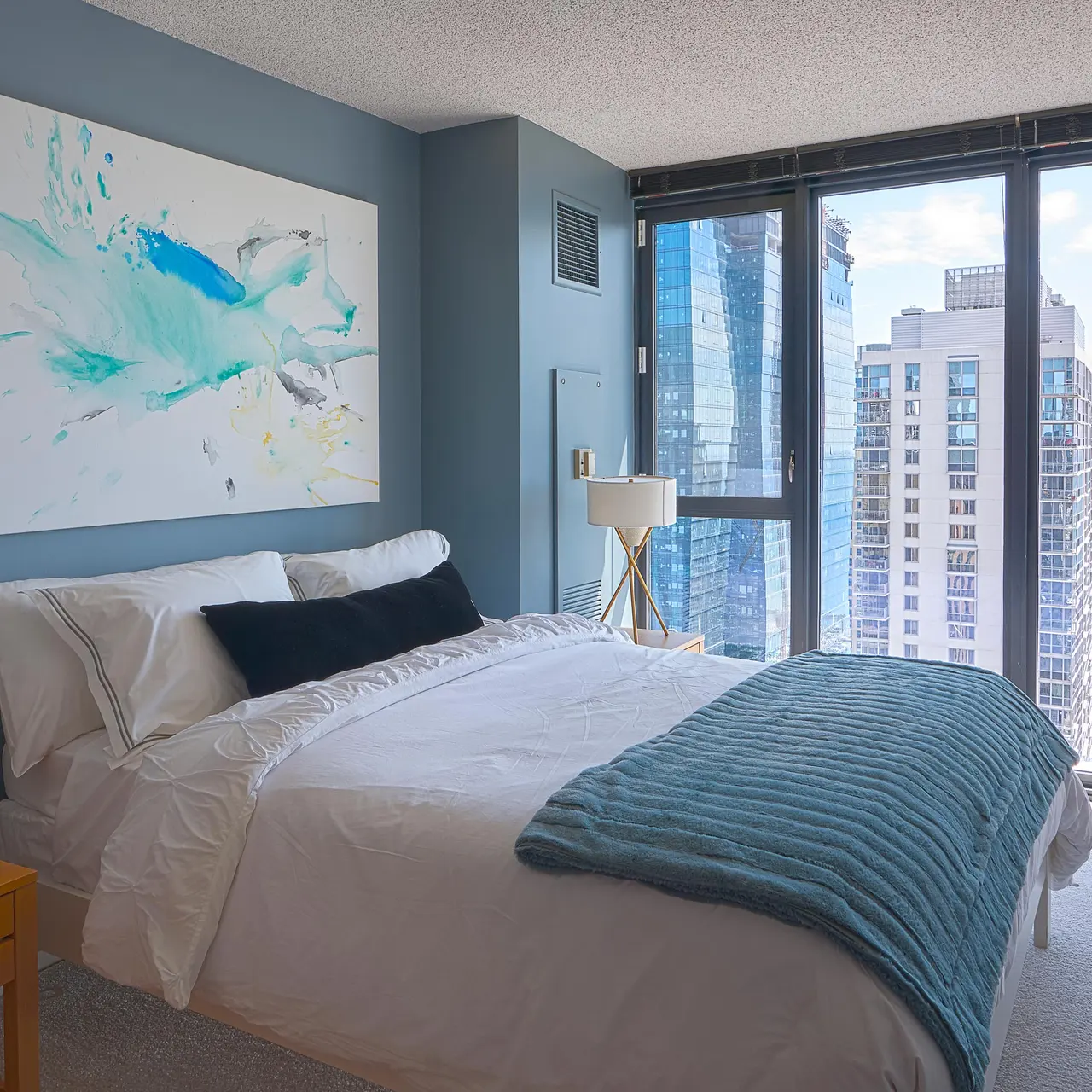 Aqua at Lakeshore East - Bed
