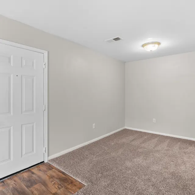 Stonebridge Apartments - Corner, Floor, Indoors