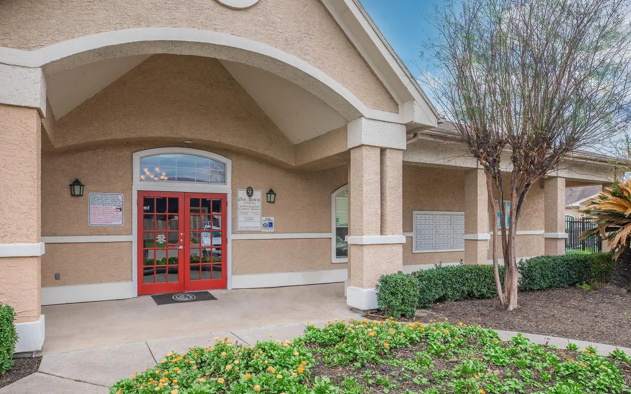 Oak Harbor - House, Housing, Portico
