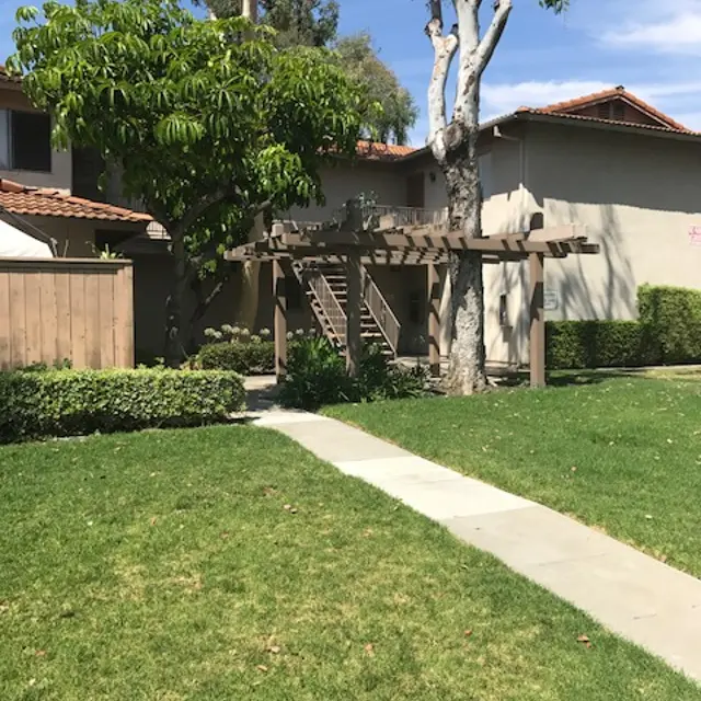 Sutter's Mill Apartments - Villa, Backyard, Nature