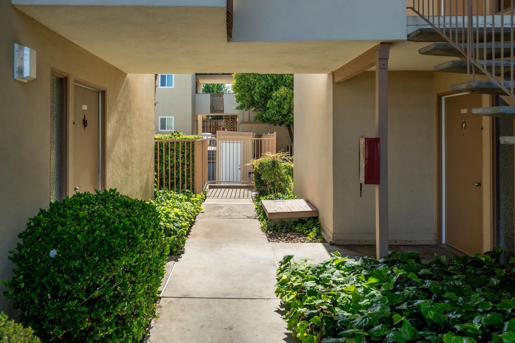 Crestview North - City, Garden, Nature