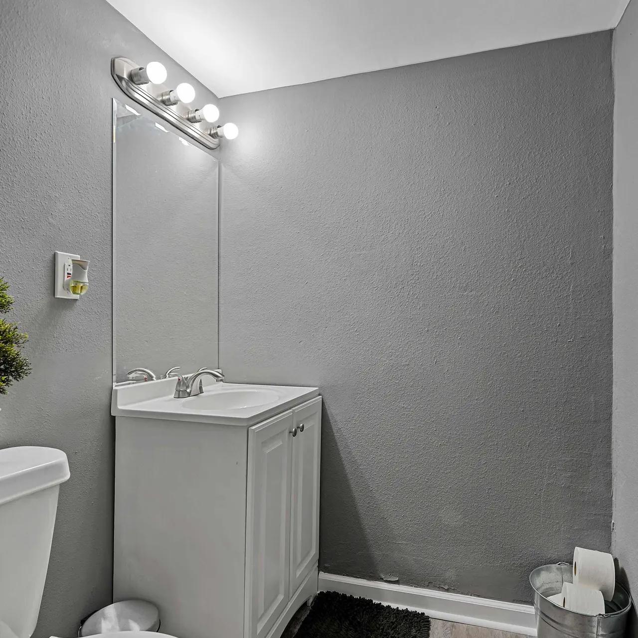 Haltere at Monroe - Sink, Bathing, Indoors