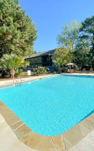 Seasons - Pool, Hotel, House